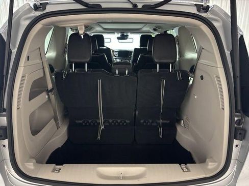 Used 2024 Chrysler Pacifica Limited image 29