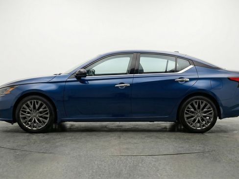 Used 2025 Nissan Altima 2.5 SV image 5