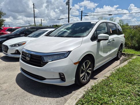 Certified 2023 Honda Odyssey Touring image 1