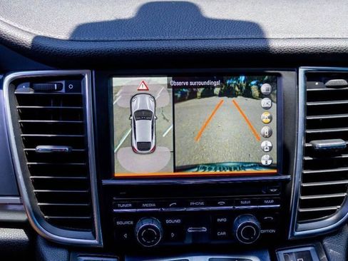 Used 2014 Porsche Panamera S image 34