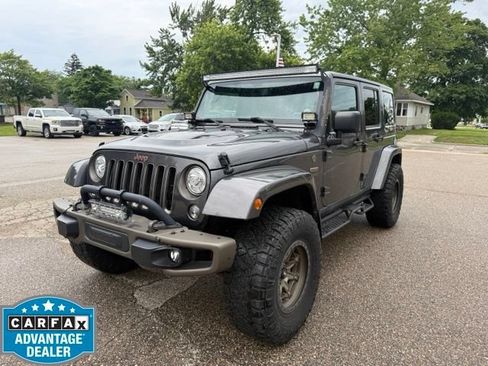 Used 2017 Jeep Wrangler Unlimited Sahara AWD/4WD image 2