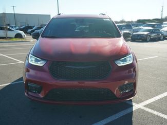 New 2026 Chrysler Pacifica Limited w/ Uconnect Theater Family Group video 2