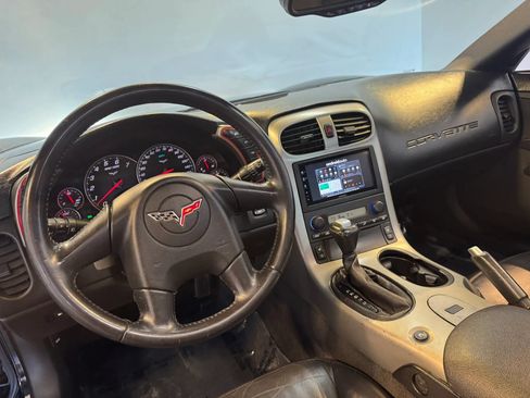 Used 2005 Chevrolet Corvette Coupe RWD image 17