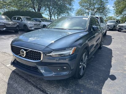Used 2025 Volvo V60 B5 Cross Country Plus