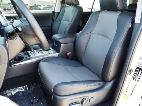 Used 2020 Toyota 4Runner SR5 Premium w/ Moonroof Package AWD/4WD image 14