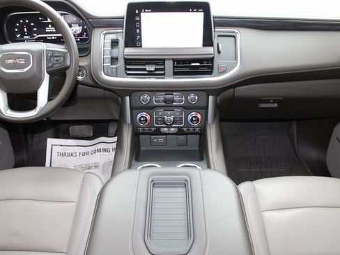 Used 2023 GMC Yukon SLT w/ SLT Luxury Package image 34