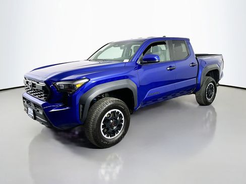 Used 2024 Toyota Tacoma TRD Off-Road image 3