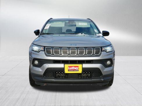 Used 2022 Jeep Compass Latitude image 2