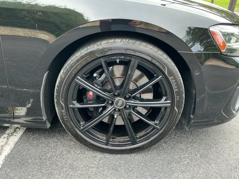 Used 2023 Audi S8 AWD/4WD image 37