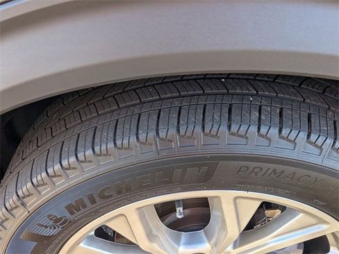 Used 2023 Ford Explorer XLT w/ Equipment Group 202A image 11