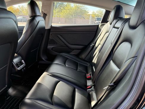 Used 2019 Tesla Model 3 Standard Range Plus image 9