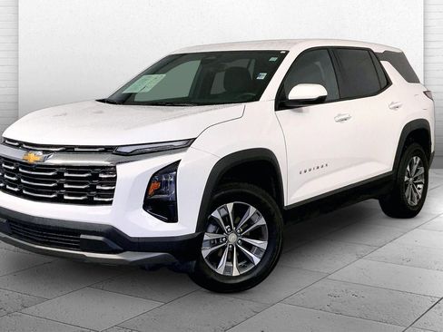 Used 2026 Chevrolet Equinox LT FWD image 14