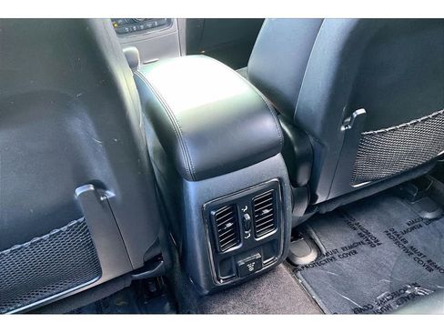 Used 2018 Jeep Grand Cherokee Altitude image 10