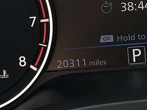 Used 2025 Nissan Altima 2.5 SV FWD image 33