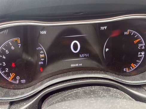 Used 2021 Jeep Grand Cherokee Laredo AWD/4WD image 16
