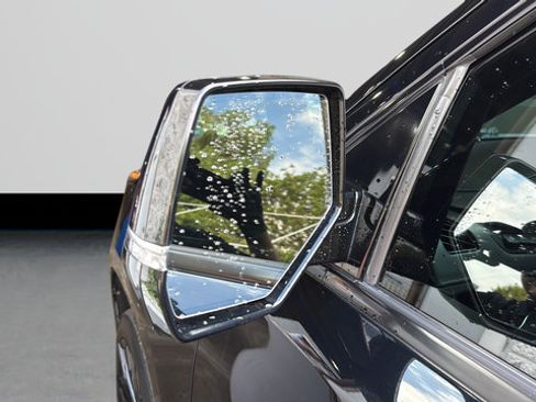 Used 2020 Cadillac Escalade ESV Platinum w/ Escalade Sport Edition AWD/4WD image 33