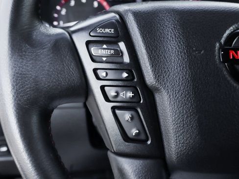 Used 2021 Nissan Titan PRO-4X w/ Pro-4x Convenience Package AWD/4WD image 26