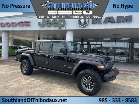 Used 2024 Jeep Gladiator Mojave w/ Technology Group image 1