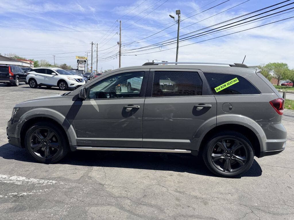 Used 2019 Dodge Journey Crossroad FWD image 3
