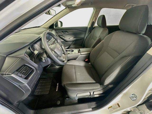 Used 2025 Nissan Rogue S FWD image 12