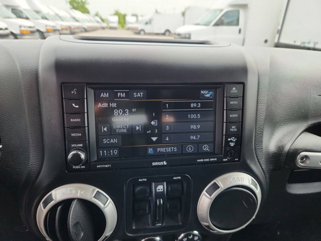 Used 2018 Jeep Wrangler Unlimited Sahara AWD/4WD image 30