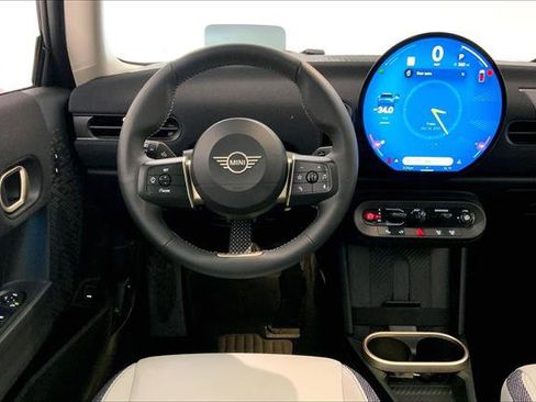 Certified 2025 MINI Cooper S image 4