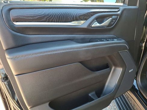 Used 2022 GMC Yukon XL Denali image 15