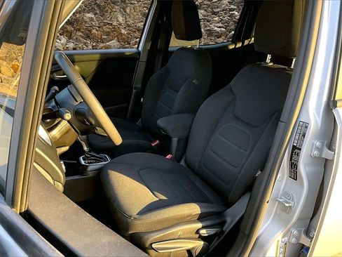 Used 2020 Jeep Renegade Latitude image 23