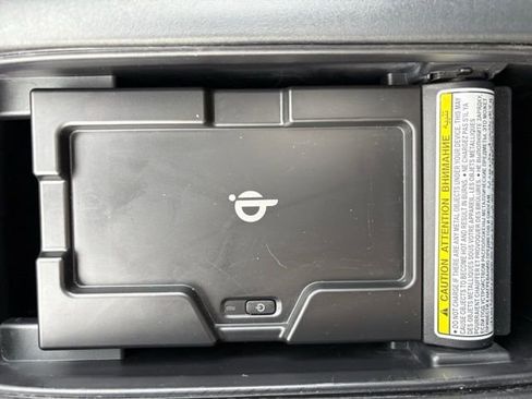 Used 2022 Toyota Highlander XLE image 23