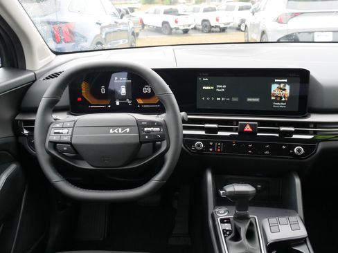 New 2026 Kia Sportage LX image 19