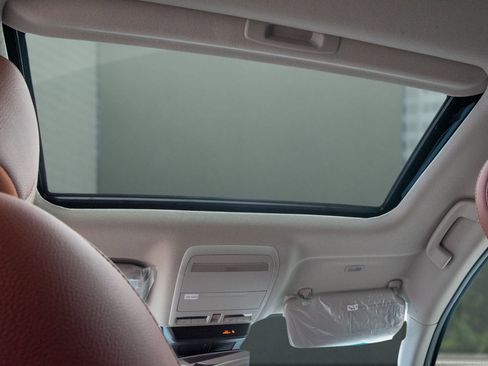 New 2024 MAZDA CX-30 Carbon image 23