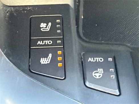 Used 2024 Lexus LX 600 4WD w/ Luxury Package image 31