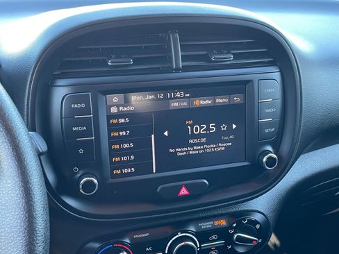 Used 2025 Kia Soul LX w/ LX Technology Package image 21