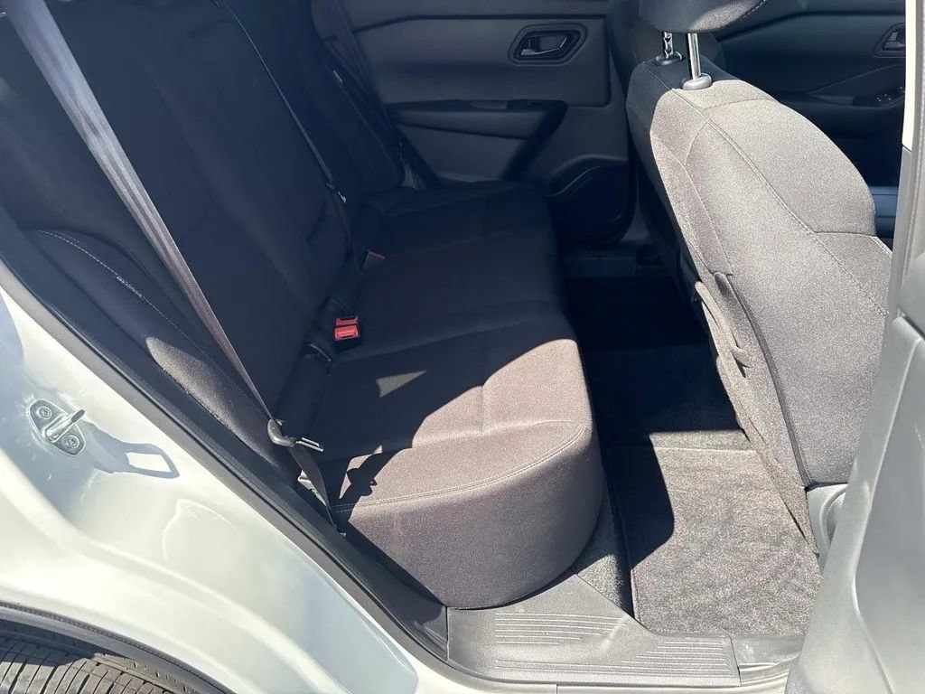 Used 2025 Nissan Rogue S FWD image 21