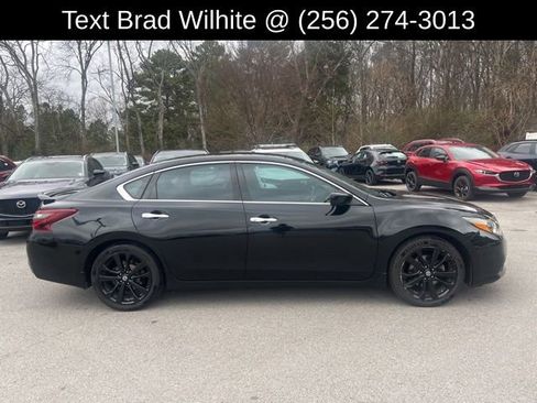 Used 2017 Nissan Altima 2.5 SR w/ Midnight Edition Package image 2