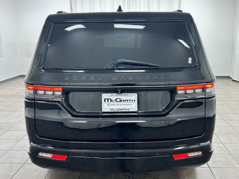 Used 2024 Jeep Grand Wagoneer L Series III w/ Rear Seat Video Group 1 AWD/4WD image 4
