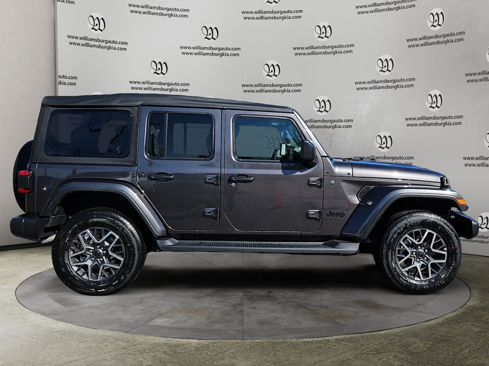 New 2026 Jeep Wrangler Unlimited Sahara AWD/4WD image 6