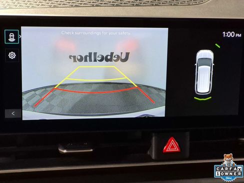 Used 2025 Kia Carnival FWD image 23