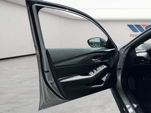 Used 2024 Honda Accord Sport image 9