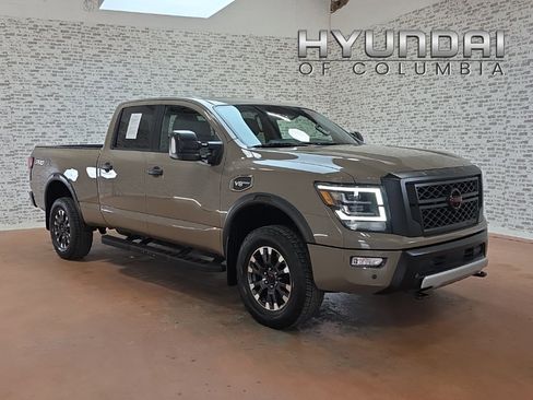 Used 2023 Nissan Titan PRO-4X w/ Pro-4x Convenience Package image 1