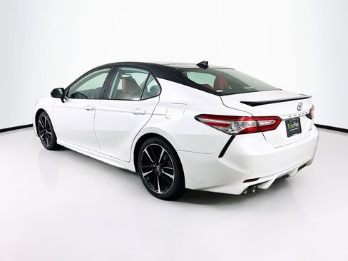 Used 2020 Toyota Camry XSE FWD image 5