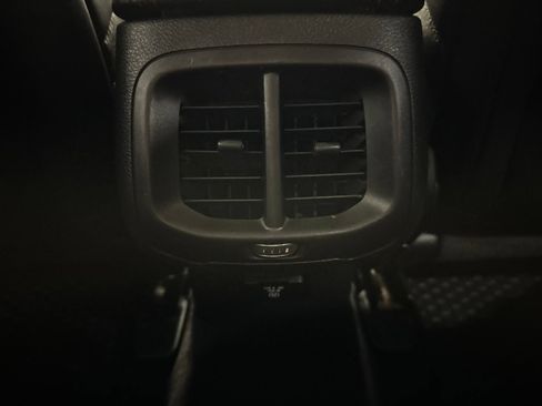 Used 2018 Jeep Cherokee Trailhawk AWD/4WD image 32
