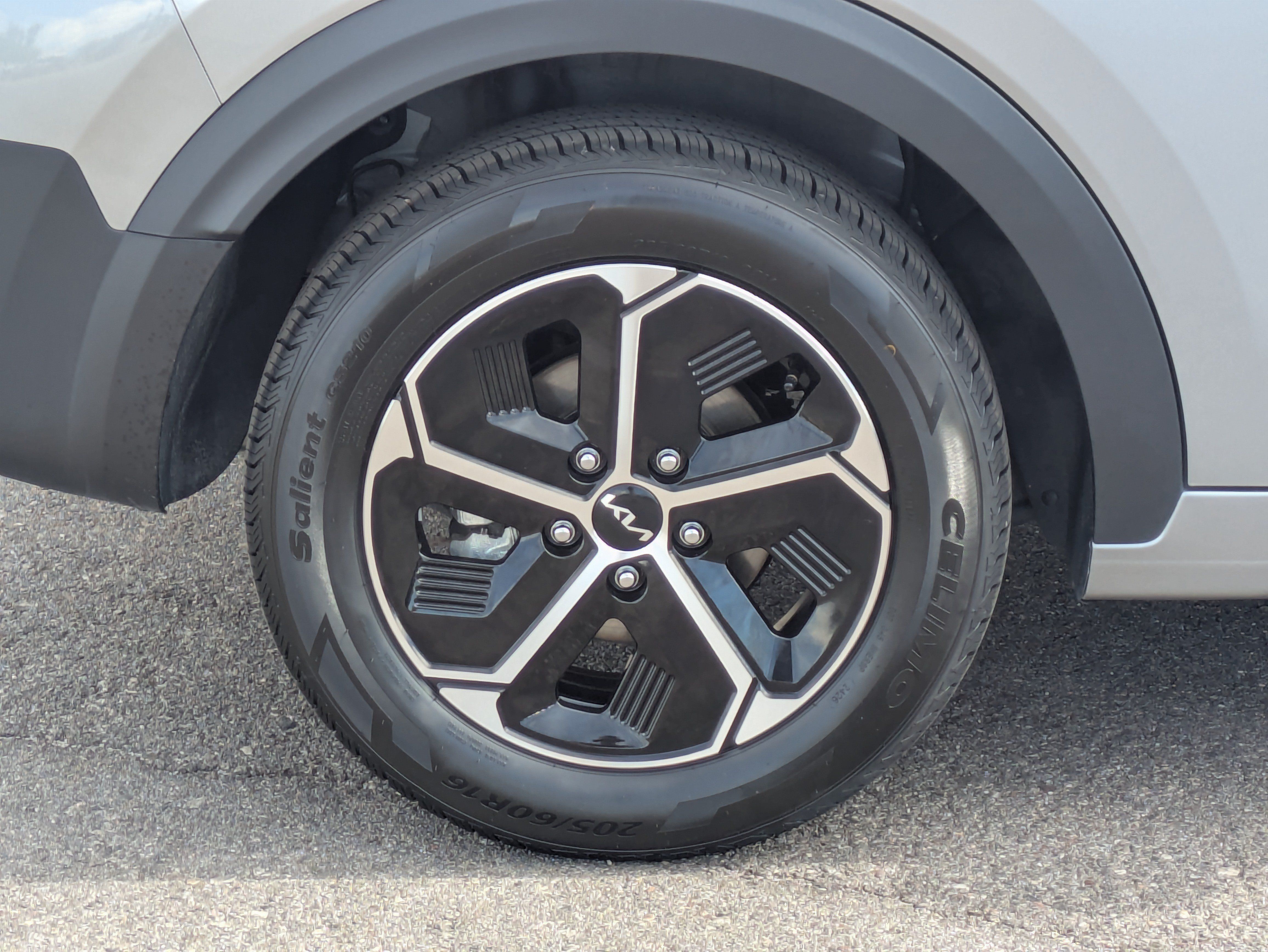 Certified 2025 Kia Niro LX FWD image 9
