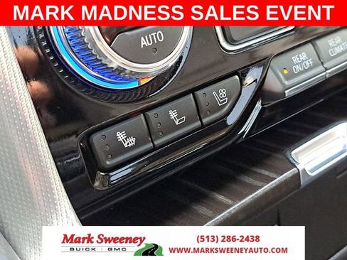 Used 2022 GMC Yukon Denali image 28