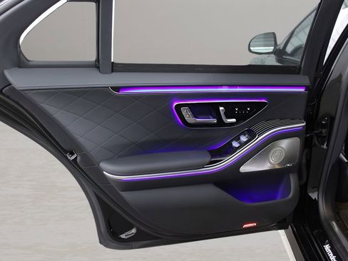 Used 2025 Mercedes-Benz S 580 4MATIC Sedan image 12