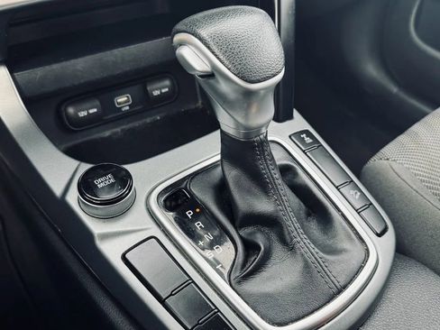 Used 2021 Kia Seltos LX image 17