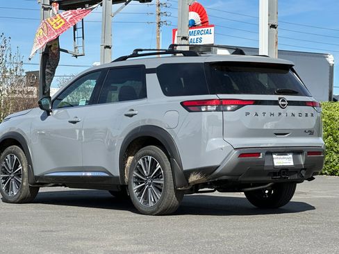 New 2026 Nissan Pathfinder Platinum image 6