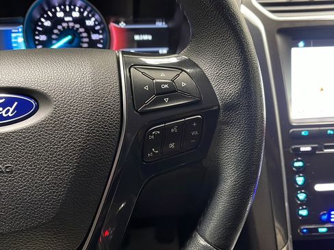 Used 2018 Ford Explorer Limited AWD/4WD image 7