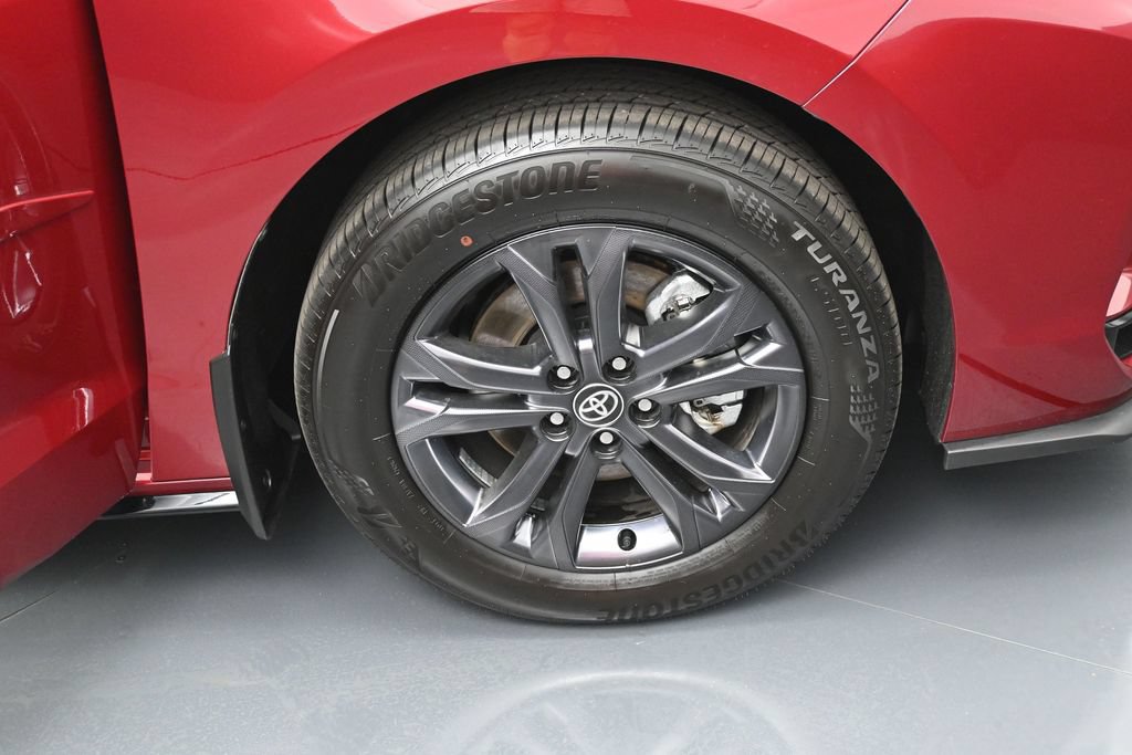 Used 2026 Toyota Sienna XSE AWD/4WD image 37