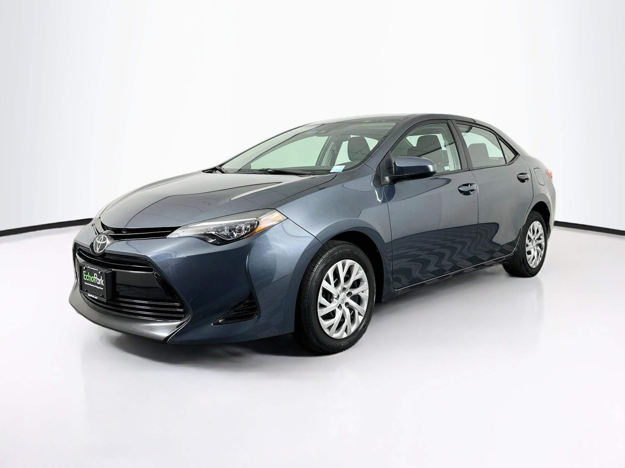 Used 2019 Toyota Corolla LE FWD image 3